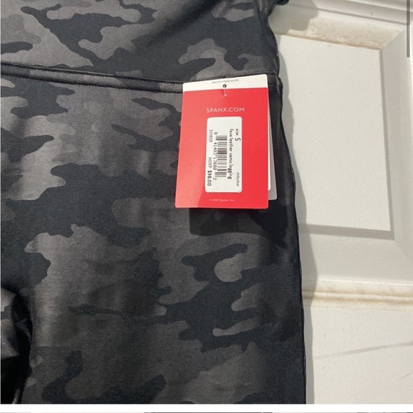 NWT Spanx Faux Leather Camo Leggings, S - Picture 9 of 9